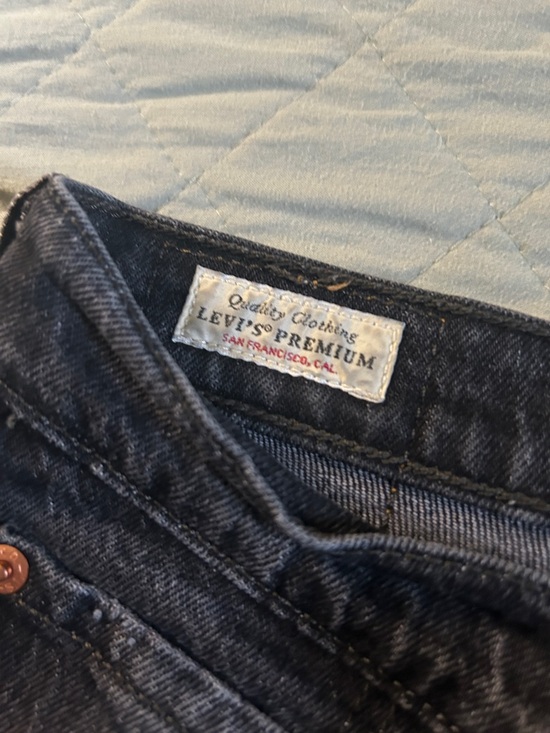 Levi's Women's Straight-Leg Jeans in Washed Black - Picture 6 of 7